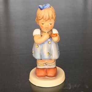 Love Petals - Hummel Figurine #804 TMK8